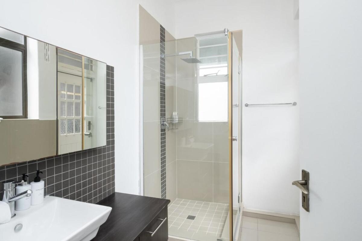 Apartment Road Ocean View Cape Town